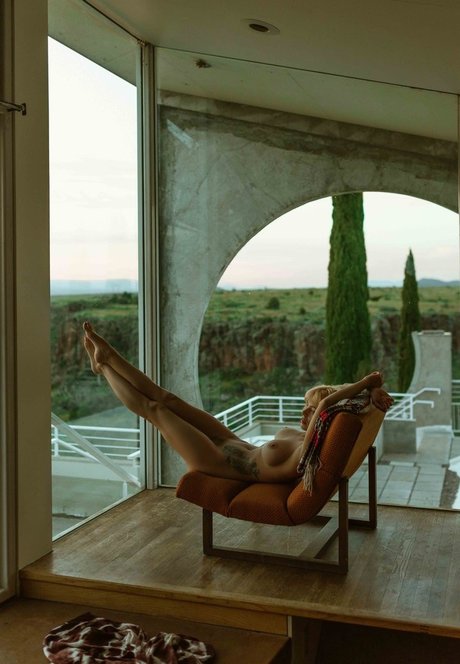 Marilyn Milk erotic star pictures