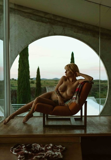 Marilyn Milk high quality pornstar photo