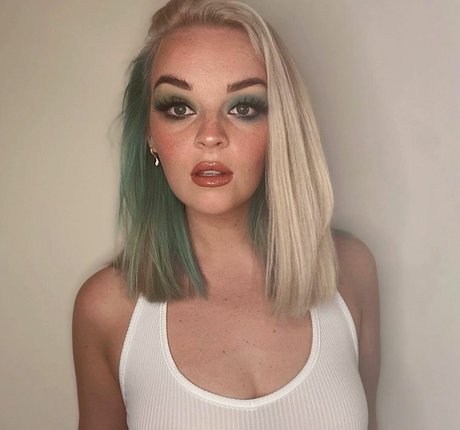 Emily Rose Perrin pornographic star pics