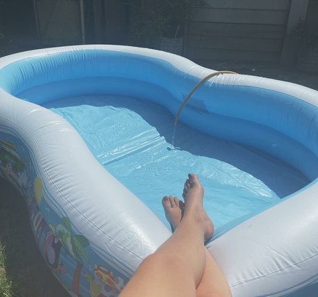 Emily Rose Perrin star hot images