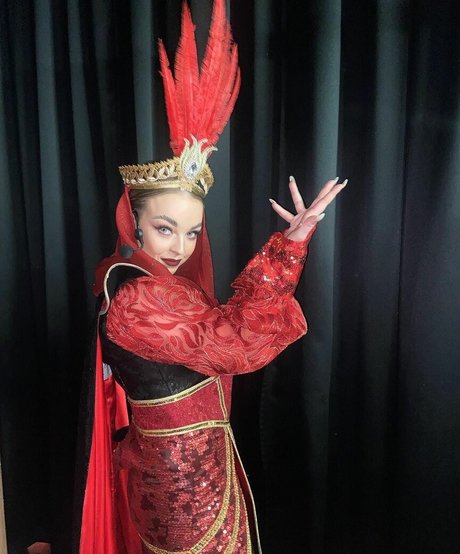 Emily Rose Perrin xxx actress pictures