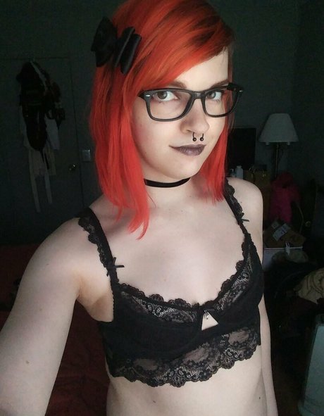 Anri Singer adult model image