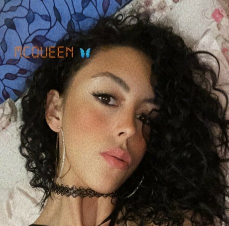 Alexandra McQueen model pretty picture