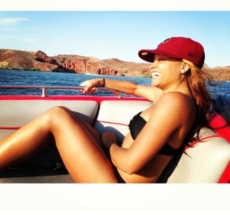 Rhyon Nicole Brown hot model img