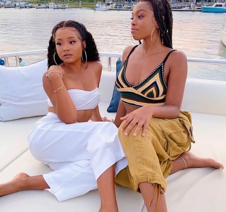 Rhyon Nicole Brown xxx pornstar pictures