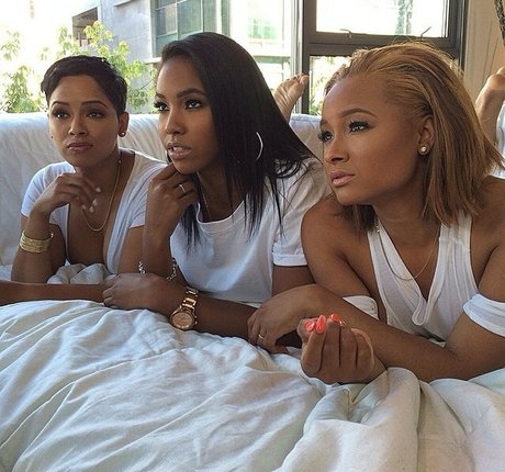 Rhyon Nicole Brown nude actress gallery