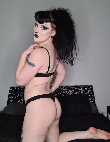 mybeautifulnightmare Quick model image