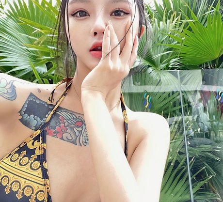 xyyoff naked actress photos