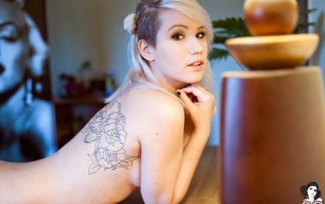 Euphoriasis model top gallery