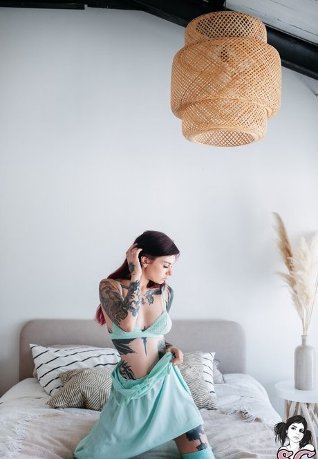 Dorothysykes naked star image