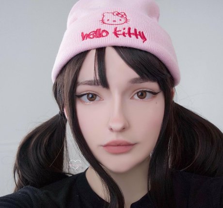 Mewlyni pornstar nude pics