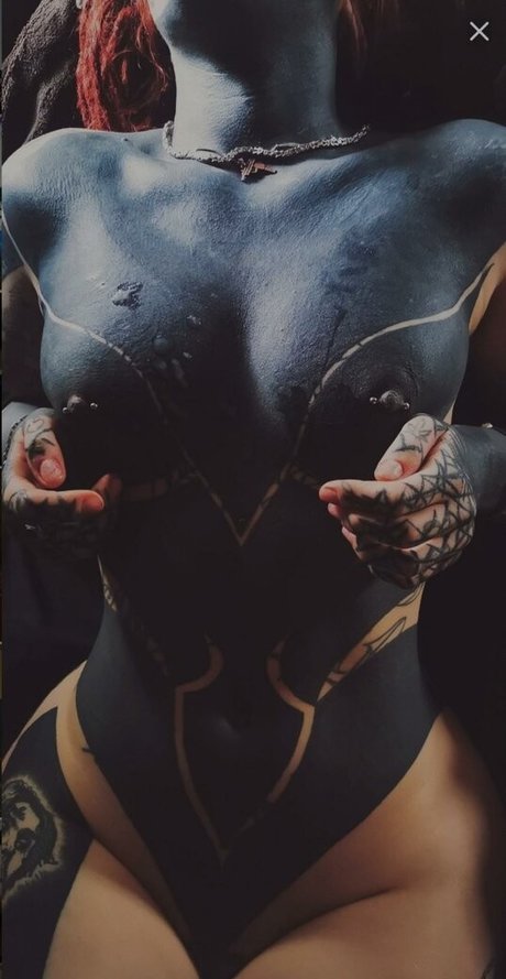 DarkAlien nude actress pictures