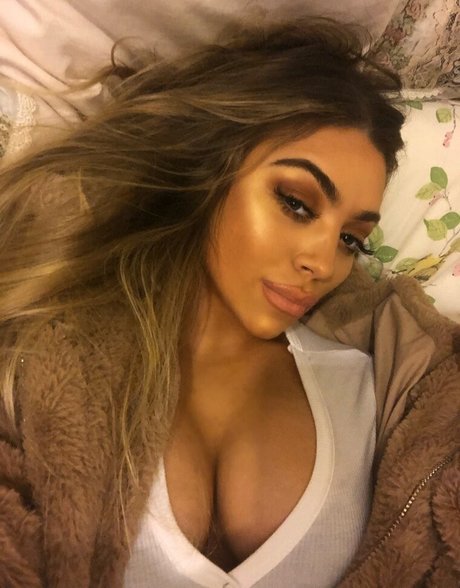 Kate Isobel model pretty pics