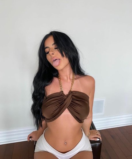 Vass iliki model exclusive photo