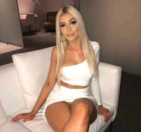 Erin Gray erotic model photo