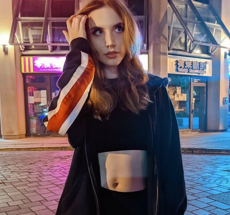 breadwitchery model sex pic