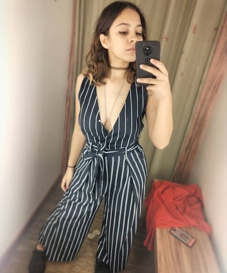 Karinny model adult gallery