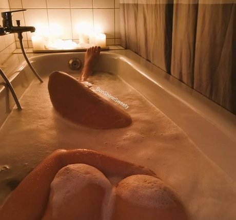 Sunny The Wolfgirl erotic pornstar archive