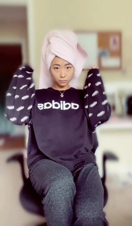 Jennie SoYoung star sexy photo