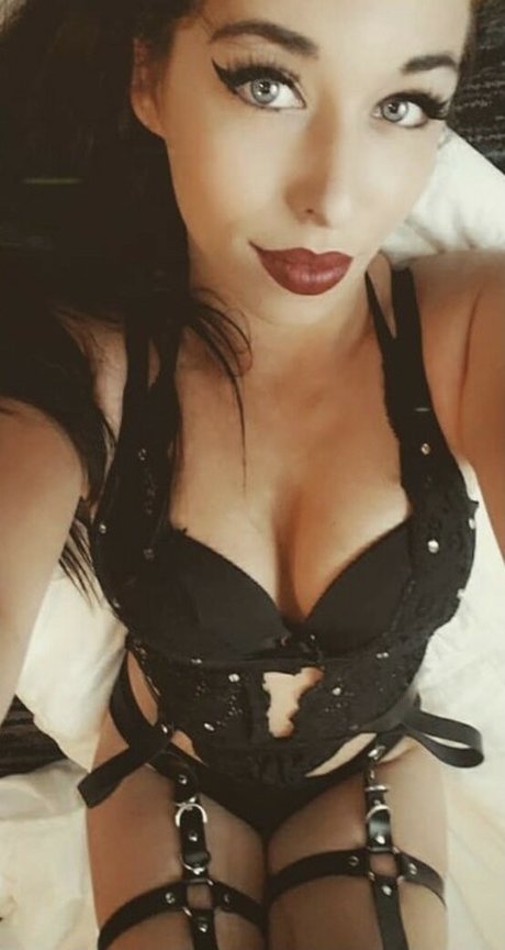 Din0kitten erotic star photo