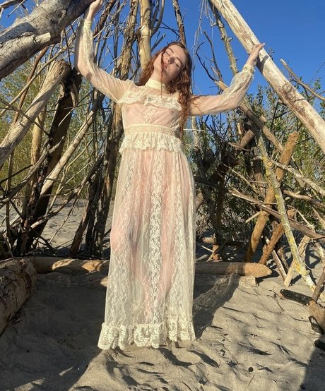 Viola Costa star erotic image