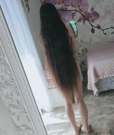 EnvoyFromVenus naked pornstar image