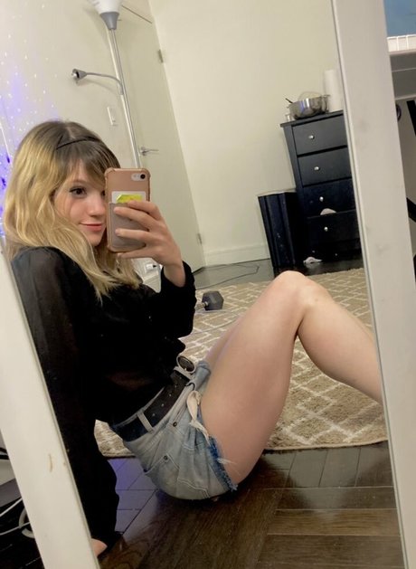 Sueptime sex model photo