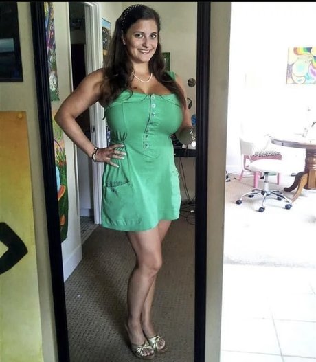 Avery Millah star naked pics