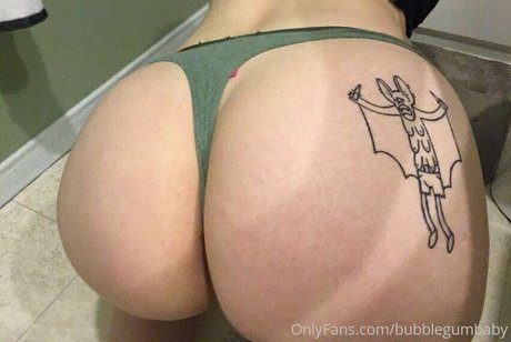 Bubblegumbaby nude pornstar photo