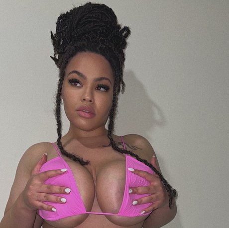 Tanya Mayenge model porn pics