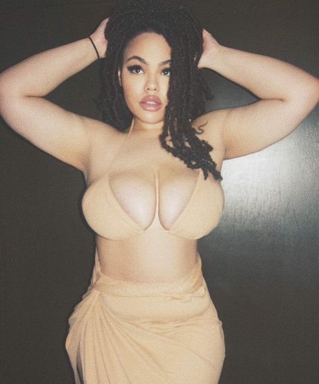 Tanya Mayenge free model image