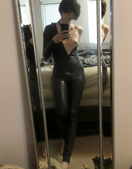 Neurolognyx sex model photos