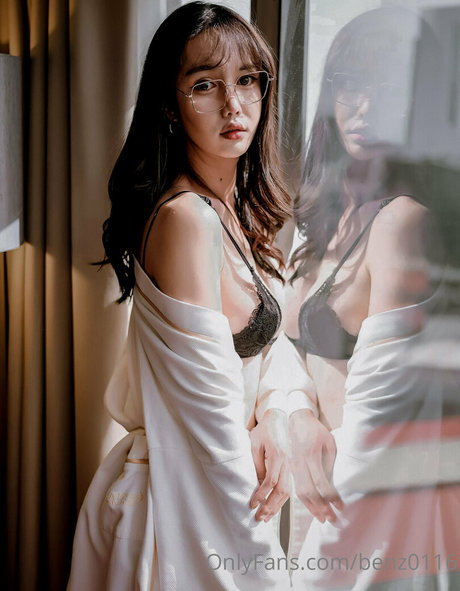 Benz Sang sexy actress pictures