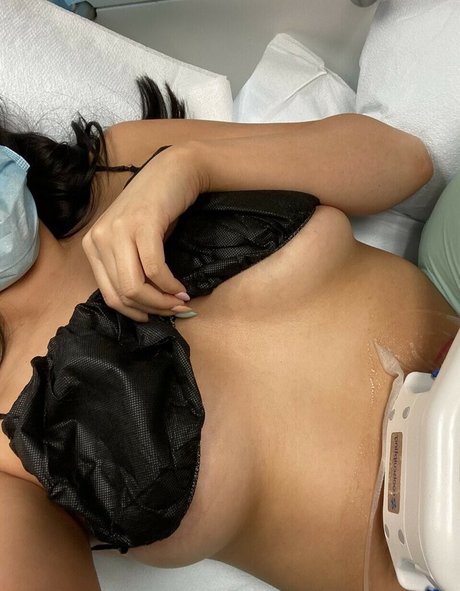 gy official model sexy photo