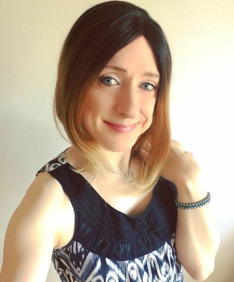 undressing onlyfans free naked pictures