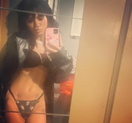 Saintsgoth xxx model picture