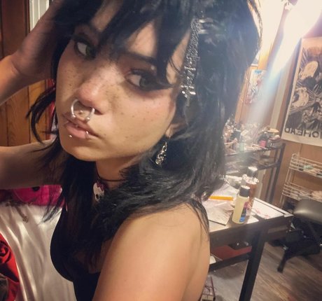 Saintsgoth art model gallery