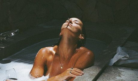 Ebony Jepson naked star photos