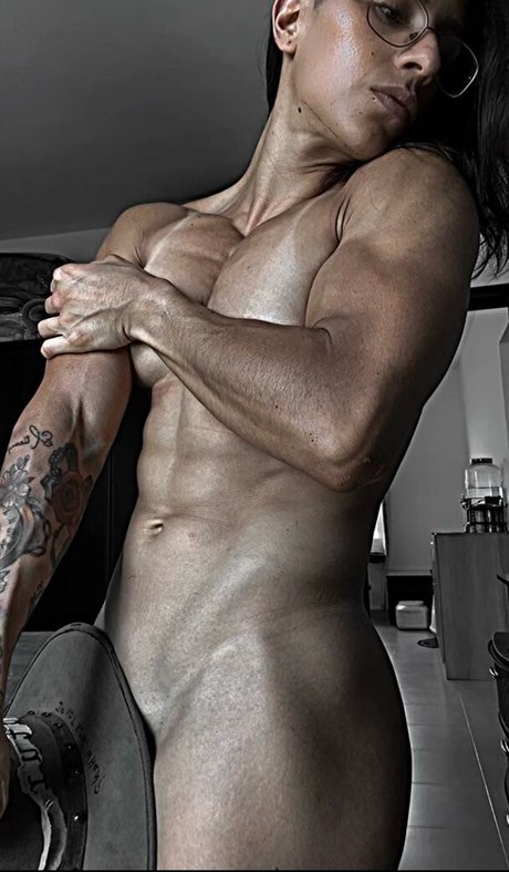 Elik fitcouplegirls art model pic