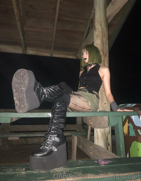 vampviolet naked actress photo