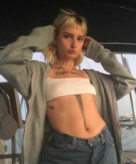 Emmaazzww star naked images