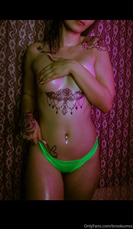 Brooke Ogden hot model pics