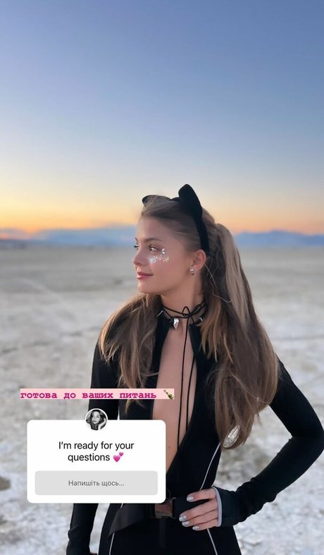 Dasha Komarova pornstar erotic pictures