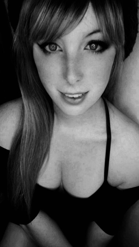 Merry Cherry Bomb nice actress photos