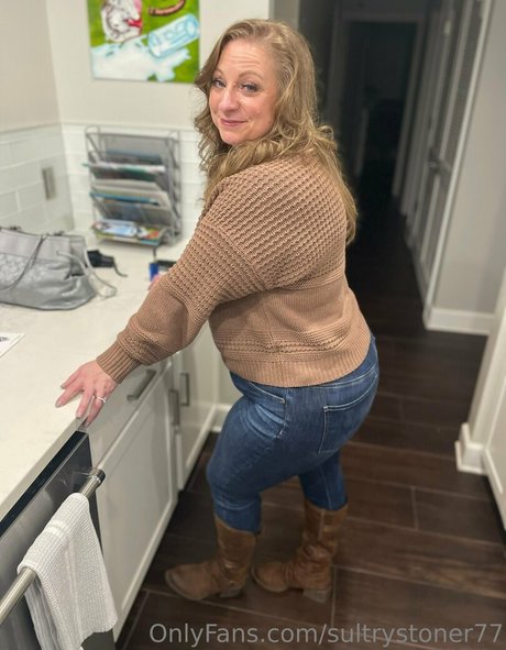 sultrystoner77 high quality pornstar picture