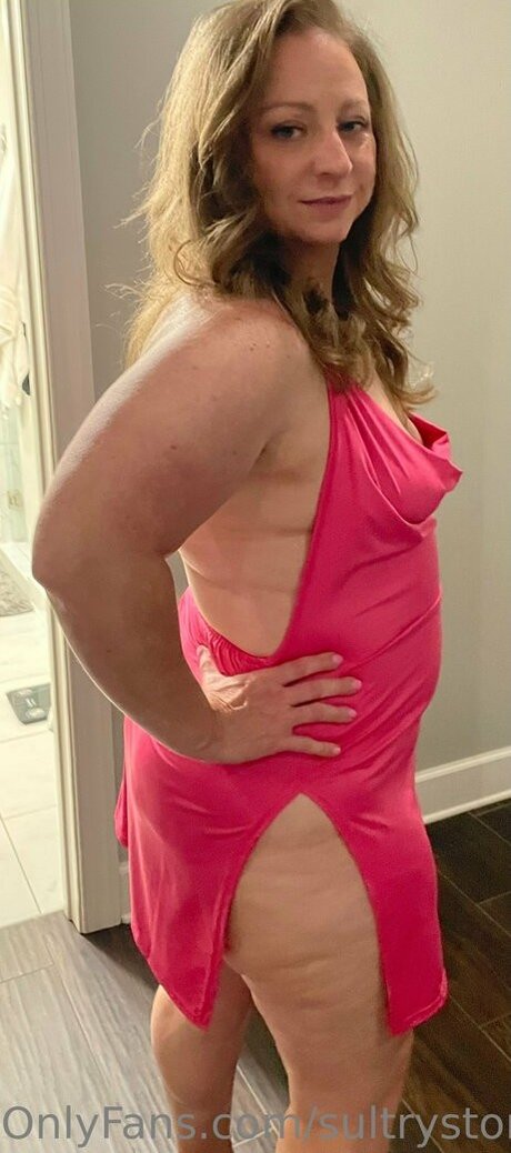 sultrystoner77 star nude photo