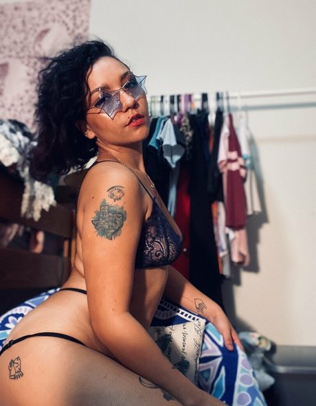 freeblazybrat sexy model pics