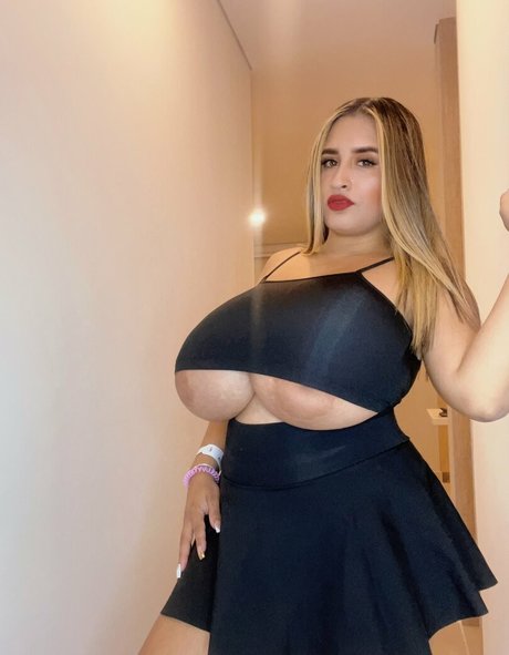 Darli Karina star hot pic