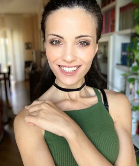 Kafkanya hot star photo