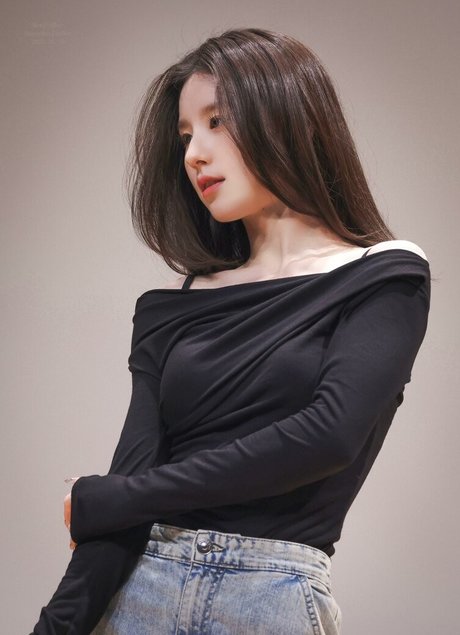 HeeJin pretty actress pics